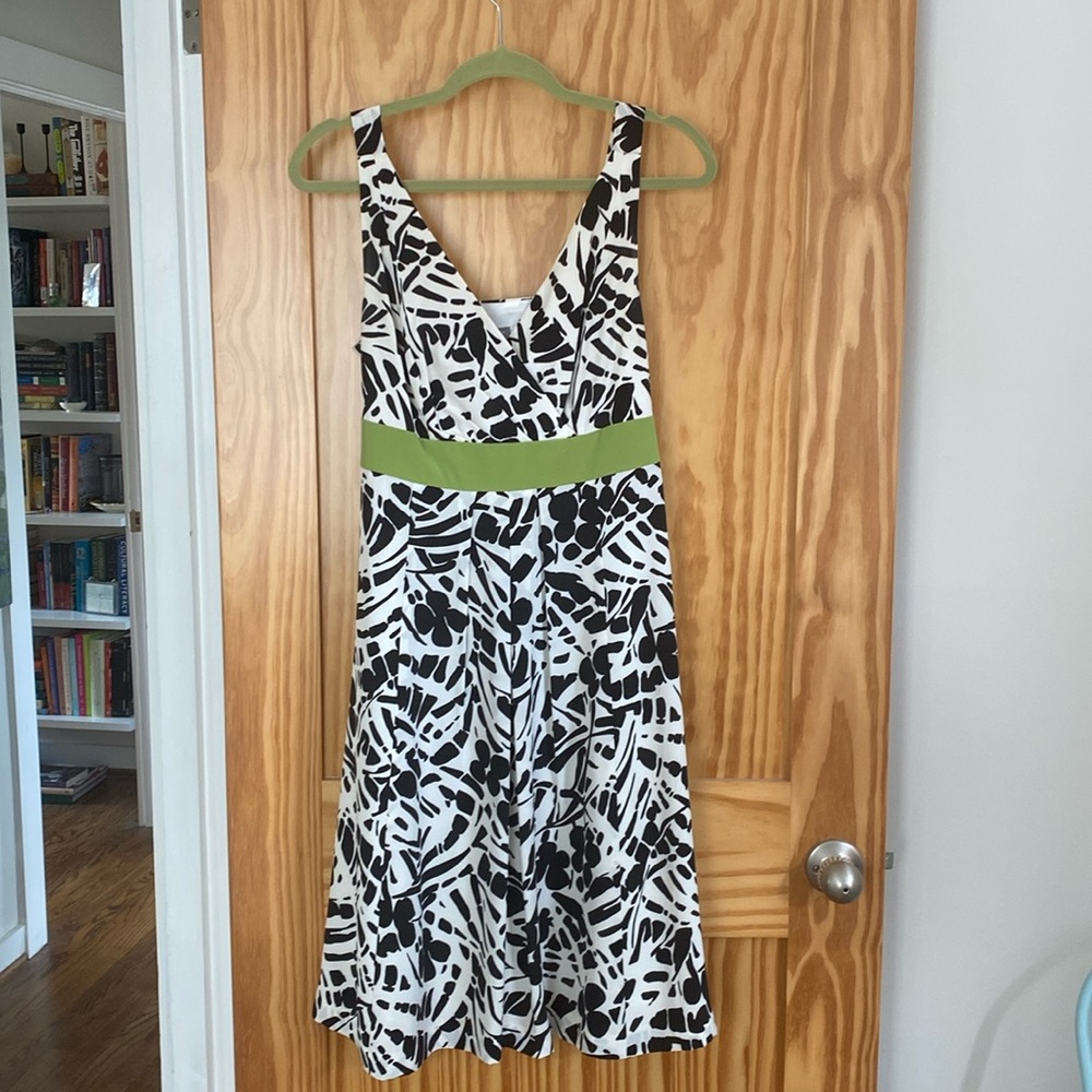 Ann Taylor Black/White with green sash Silk Dress size 10